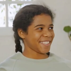 younggirl-smiling-closeup